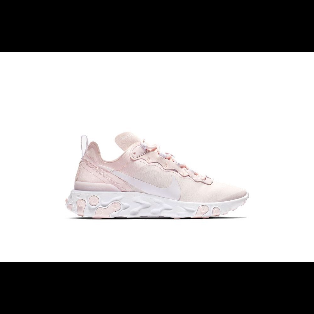 Nike tennis shoes